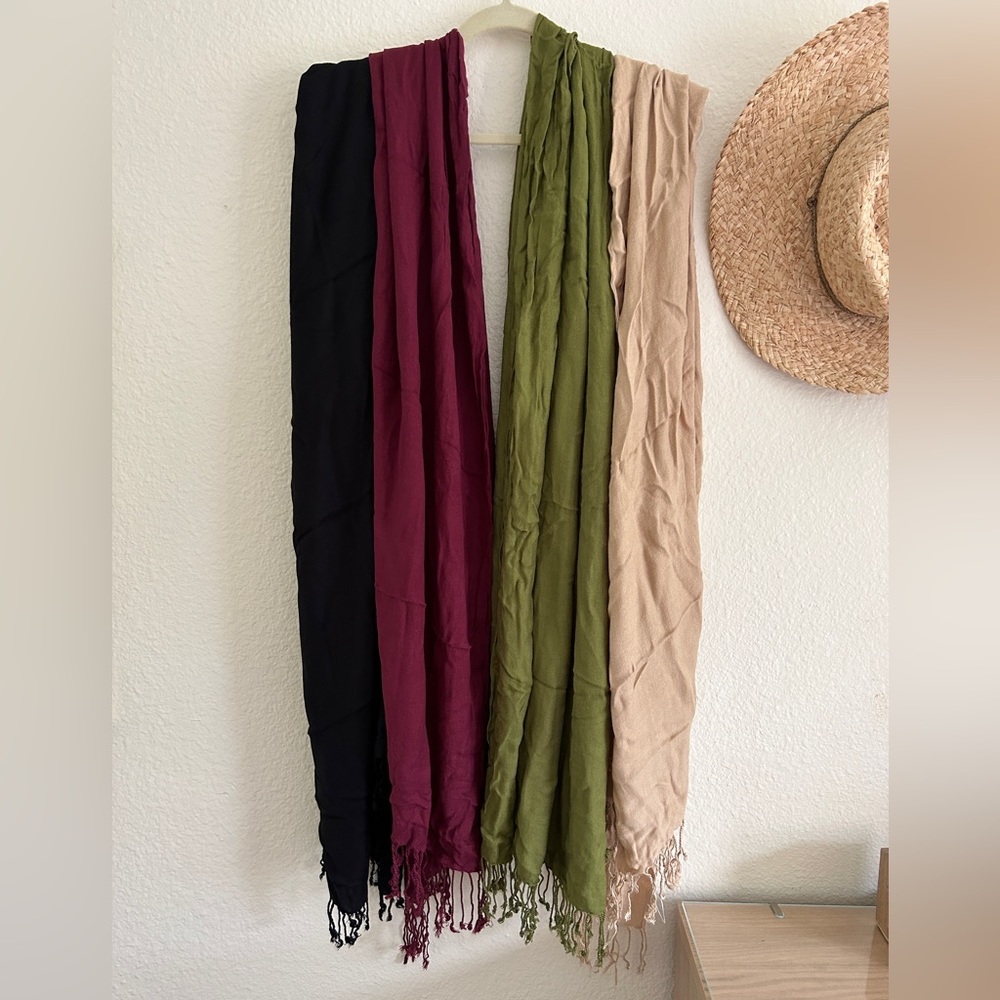 SCARVES